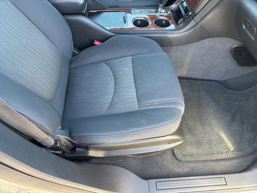 2013 Chevrolet Traverse FWD 4dr LT w/1LT, available for sale in Little Ferry, New Jersey | Victoria Preowned Autos Inc. Little Ferry, New Jersey 2013 Chevrolet Traverse FWD 4dr LT w/1LT, available for sale in Little Ferry, New Jersey | Victoria Preowned Autos Inc. Little Ferry, New Jersey