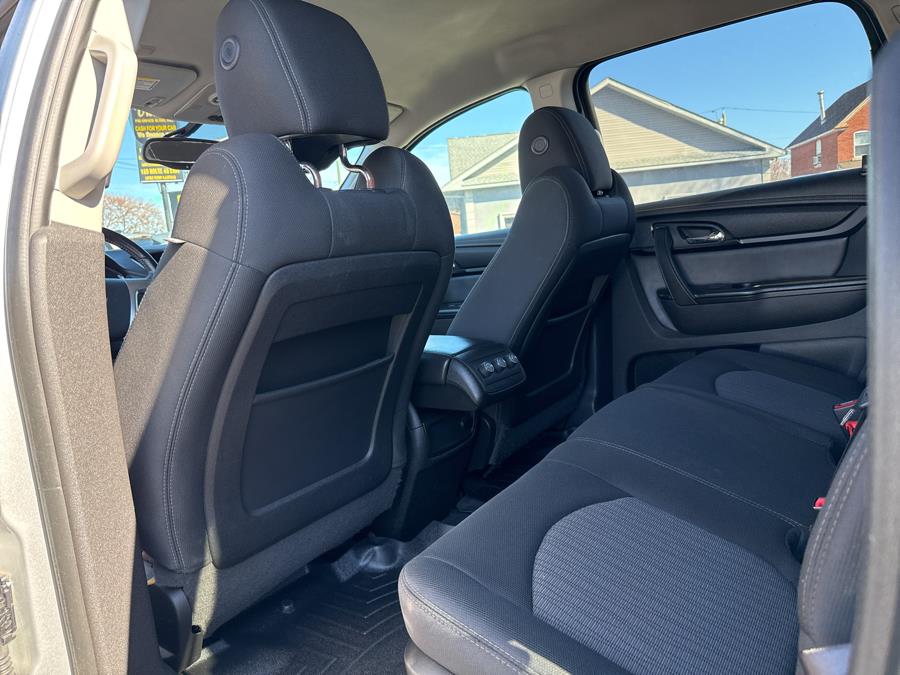 2013 Chevrolet Traverse FWD 4dr LT w/1LT, available for sale in Little Ferry, New Jersey | Victoria Preowned Autos Inc. Little Ferry, New Jersey 2013 Chevrolet Traverse FWD 4dr LT w/1LT, available for sale in Little Ferry, New Jersey | Victoria Preowned Autos Inc. Little Ferry, New Jersey