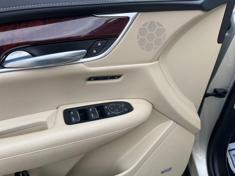 2017 Cadillac XT5 FWD 4dr Premium Luxury, available for sale in Old Saybrook, Connecticut | Saybrook Auto Barn. Old Saybrook, Connecticut 2017 Cadillac XT5 FWD 4dr Premium Luxury, available for sale in Old Saybrook, Connecticut | Saybrook Auto Barn. Old Saybrook, Connecticut