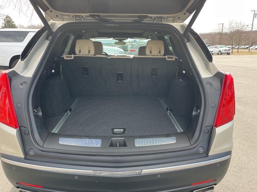 2017 Cadillac XT5 FWD 4dr Premium Luxury, available for sale in Old Saybrook, Connecticut | Saybrook Auto Barn. Old Saybrook, Connecticut 2017 Cadillac XT5 FWD 4dr Premium Luxury, available for sale in Old Saybrook, Connecticut | Saybrook Auto Barn. Old Saybrook, Connecticut