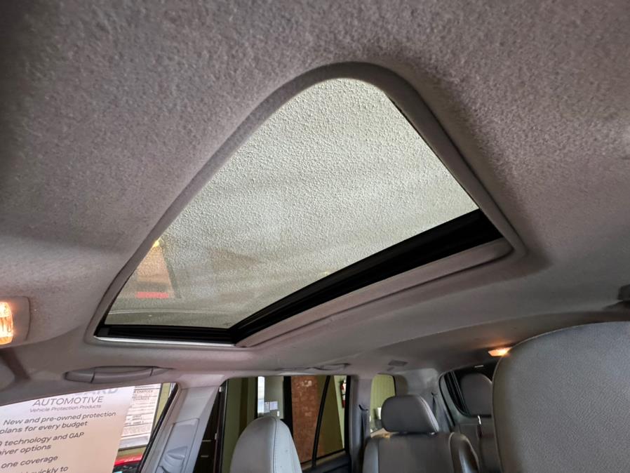 2011 Toyota Highlander 4WD 4dr V6 SE, available for sale in West Hartford, Connecticut | AutoMax. West Hartford, Connecticut 2011 Toyota Highlander 4WD 4dr V6 SE, available for sale in West Hartford, Connecticut | AutoMax. West Hartford, Connecticut