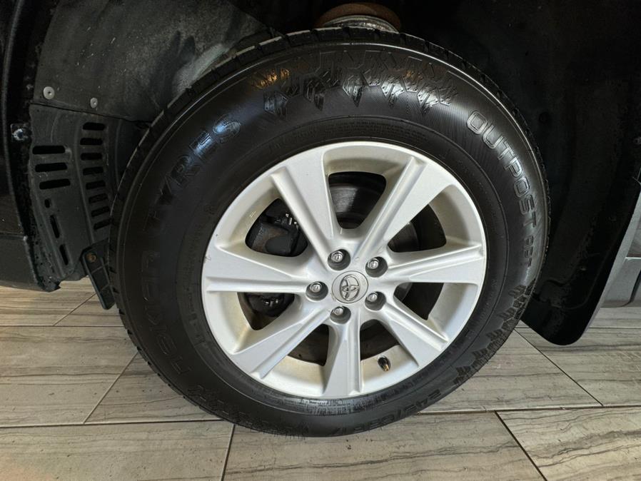 2011 Toyota Highlander 4WD 4dr V6 SE, available for sale in West Hartford, Connecticut | AutoMax. West Hartford, Connecticut 2011 Toyota Highlander 4WD 4dr V6 SE, available for sale in West Hartford, Connecticut | AutoMax. West Hartford, Connecticut