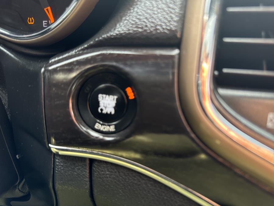 2014 Jeep Grand Cherokee 4WD 4dr Limited, available for sale in Worcester, Massachusetts | Worcester Auto Outlet LLC. Worcester, Massachusetts 2014 Jeep Grand Cherokee 4WD 4dr Limited, available for sale in Worcester, Massachusetts | Worcester Auto Outlet LLC. Worcester, Massachusetts