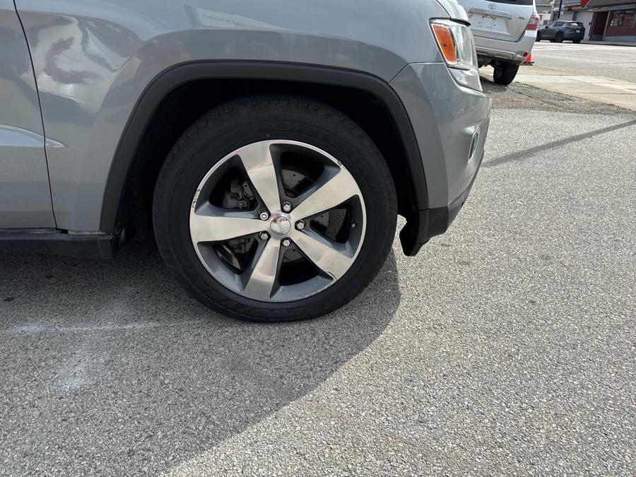 2014 Jeep Grand Cherokee 4WD 4dr Limited, available for sale in Worcester, Massachusetts | Worcester Auto Outlet LLC. Worcester, Massachusetts 2014 Jeep Grand Cherokee 4WD 4dr Limited, available for sale in Worcester, Massachusetts | Worcester Auto Outlet LLC. Worcester, Massachusetts