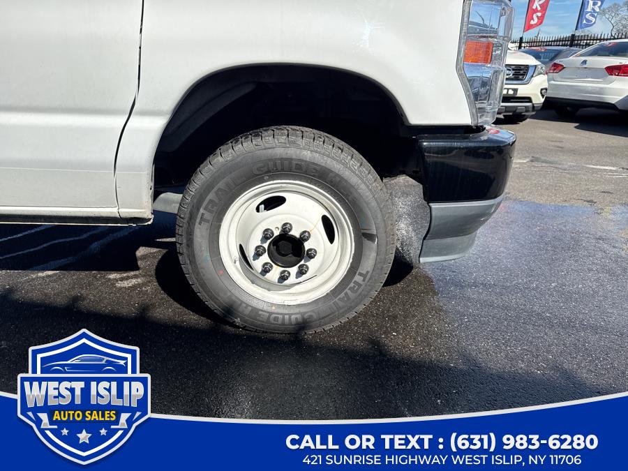 2022 Ford E-Series Cutaway E-350 DRW 158" WB, available for sale in West Islip, New York | West Islip Auto Sales. West Islip, New York 2022 Ford E-Series Cutaway E-350 DRW 158" WB, available for sale in West Islip, New York | West Islip Auto Sales. West Islip, New York