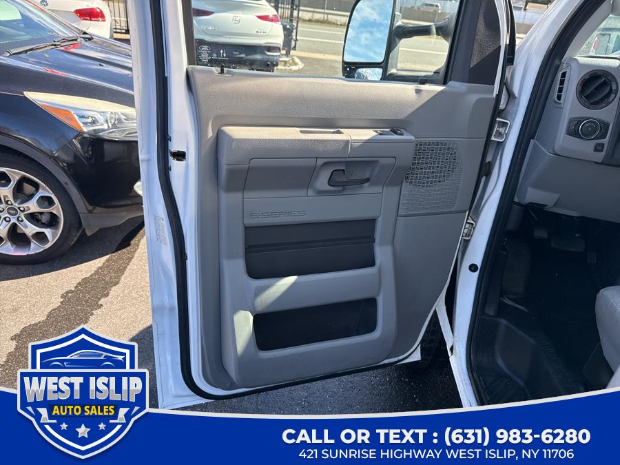2022 Ford E-Series Cutaway E-350 DRW 158" WB, available for sale in West Islip, New York | West Islip Auto Sales. West Islip, New York 2022 Ford E-Series Cutaway E-350 DRW 158" WB, available for sale in West Islip, New York | West Islip Auto Sales. West Islip, New York
