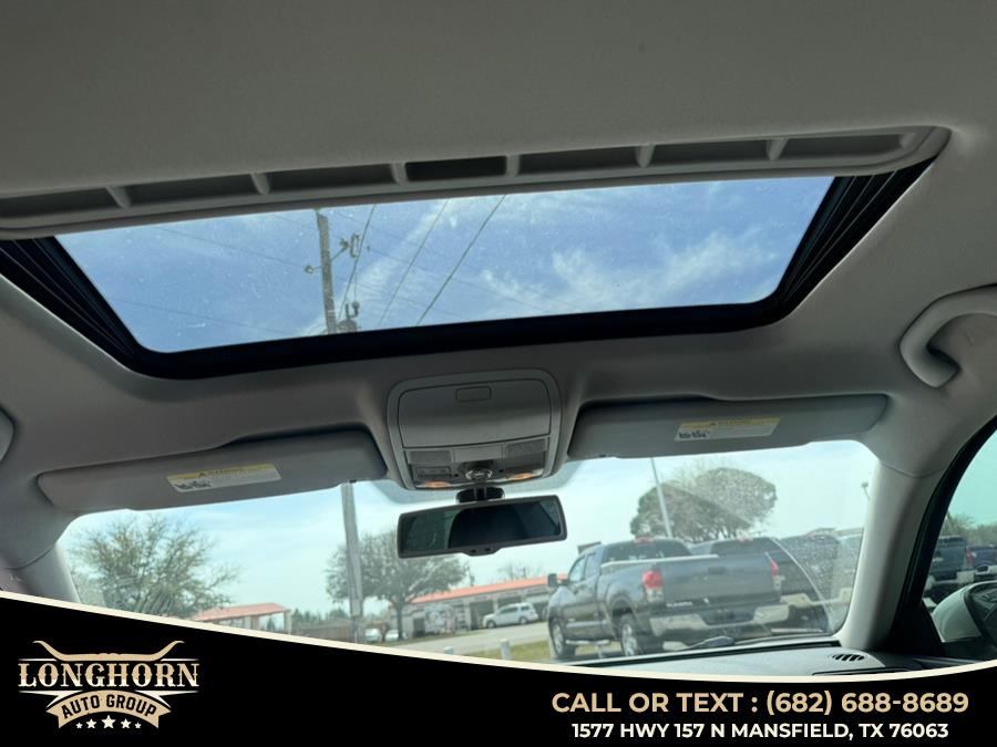 2012 Volkswagen Passat 4dr Sdn 2.5L Auto SE w/Sunroof & Nav PZEV, available for sale in Mansfield, Texas | Longhorn Auto Group. Mansfield, Texas 2012 Volkswagen Passat 4dr Sdn 2.5L Auto SE w/Sunroof & Nav PZEV, available for sale in Mansfield, Texas | Longhorn Auto Group. Mansfield, Texas