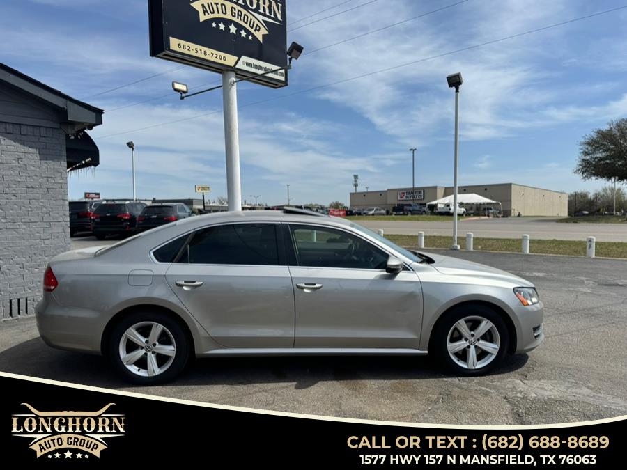 2012 Volkswagen Passat 4dr Sdn 2.5L Auto SE w/Sunroof & Nav PZEV, available for sale in Mansfield, Texas | Longhorn Auto Group. Mansfield, Texas 2012 Volkswagen Passat 4dr Sdn 2.5L Auto SE w/Sunroof & Nav PZEV, available for sale in Mansfield, Texas | Longhorn Auto Group. Mansfield, Texas