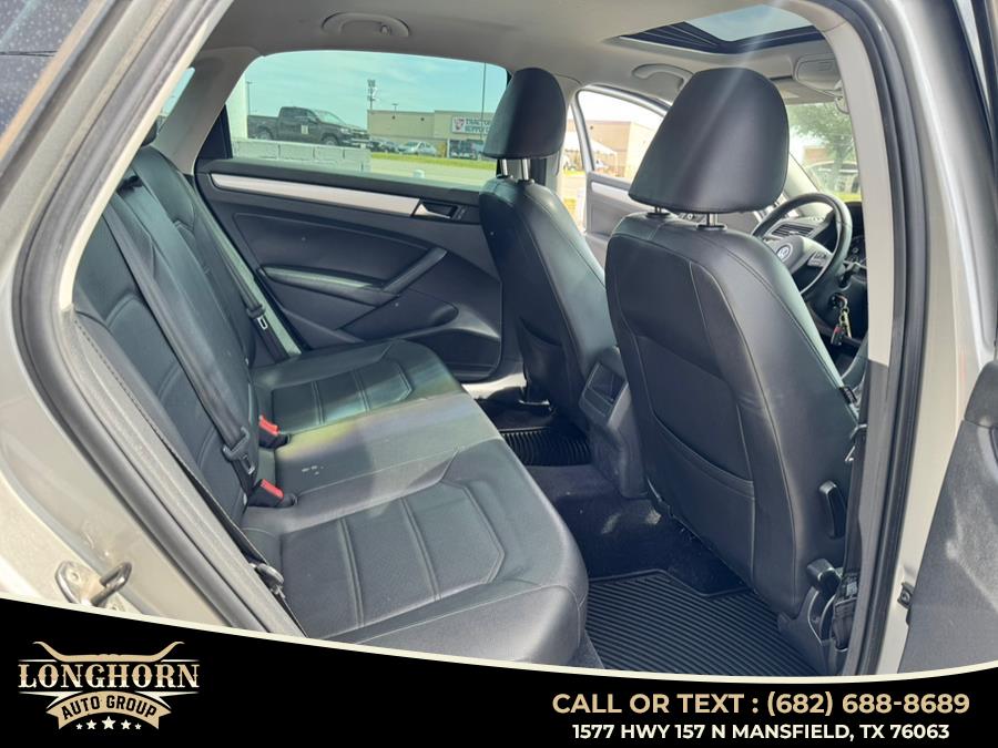 2012 Volkswagen Passat 4dr Sdn 2.5L Auto SE w/Sunroof & Nav PZEV, available for sale in Mansfield, Texas | Longhorn Auto Group. Mansfield, Texas 2012 Volkswagen Passat 4dr Sdn 2.5L Auto SE w/Sunroof & Nav PZEV, available for sale in Mansfield, Texas | Longhorn Auto Group. Mansfield, Texas