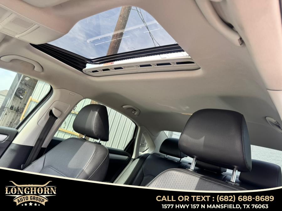 2012 Volkswagen Passat 4dr Sdn 2.5L Auto SE w/Sunroof & Nav PZEV, available for sale in Mansfield, Texas | Longhorn Auto Group. Mansfield, Texas 2012 Volkswagen Passat 4dr Sdn 2.5L Auto SE w/Sunroof & Nav PZEV, available for sale in Mansfield, Texas | Longhorn Auto Group. Mansfield, Texas