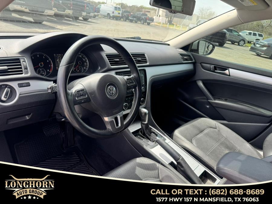 2012 Volkswagen Passat 4dr Sdn 2.5L Auto SE w/Sunroof & Nav PZEV, available for sale in Mansfield, Texas | Longhorn Auto Group. Mansfield, Texas 2012 Volkswagen Passat 4dr Sdn 2.5L Auto SE w/Sunroof & Nav PZEV, available for sale in Mansfield, Texas | Longhorn Auto Group. Mansfield, Texas