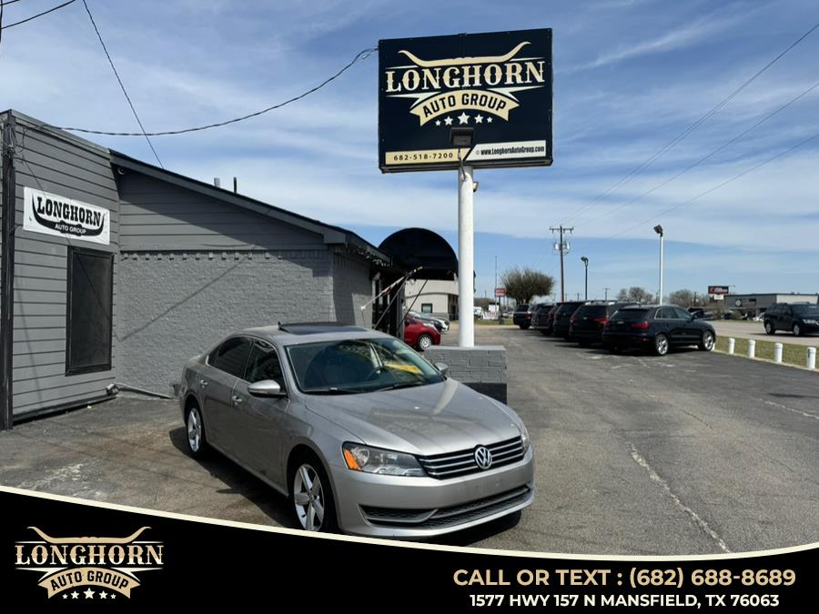 2012 Volkswagen Passat 4dr Sdn 2.5L Auto SE w/Sunroof & Nav PZEV, available for sale in Mansfield, Texas | Longhorn Auto Group. Mansfield, Texas 2012 Volkswagen Passat 4dr Sdn 2.5L Auto SE w/Sunroof & Nav PZEV, available for sale in Mansfield, Texas | Longhorn Auto Group. Mansfield, Texas