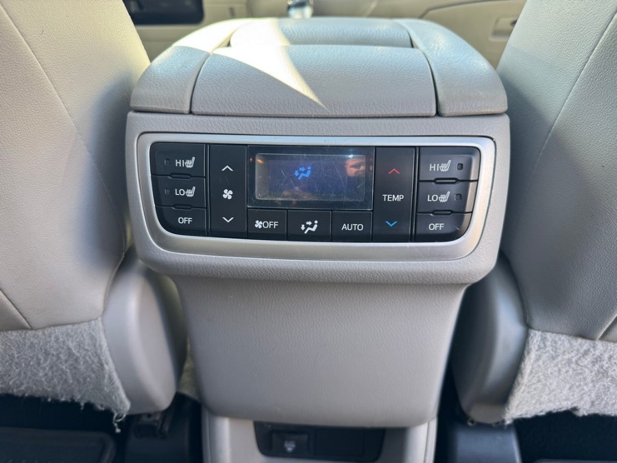 2014 Toyota Highlander AWD 4dr V6 Limited Platinum (Natl), available for sale in West Springfield, Massachusetts | Union Street Auto Sales. West Springfield, Massachusetts 2014 Toyota Highlander AWD 4dr V6 Limited Platinum (Natl), available for sale in West Springfield, Massachusetts | Union Street Auto Sales. West Springfield, Massachusetts