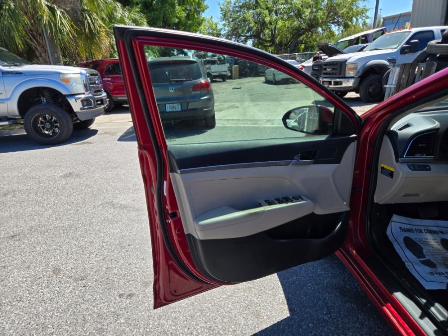 2017 Hyundai Elantra SE 2.0L Auto (Ulsan Plant), available for sale in Orlando, Florida | Ideal Auto Sales & Repairs. Orlando, Florida 2017 Hyundai Elantra SE 2.0L Auto (Ulsan Plant), available for sale in Orlando, Florida | Ideal Auto Sales & Repairs. Orlando, Florida