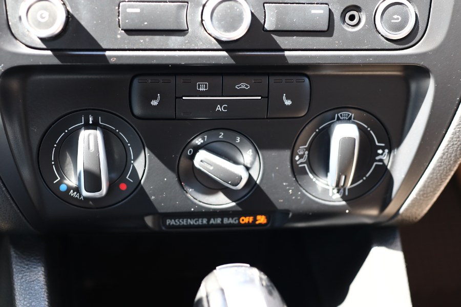 2012 Volkswagen Jetta Sedan 4dr Auto SEL w/Sunroof, available for sale in Jamaica, New York | Hillside Auto Mall Inc.. Jamaica, New York 2012 Volkswagen Jetta Sedan 4dr Auto SEL w/Sunroof, available for sale in Jamaica, New York | Hillside Auto Mall Inc.. Jamaica, New York