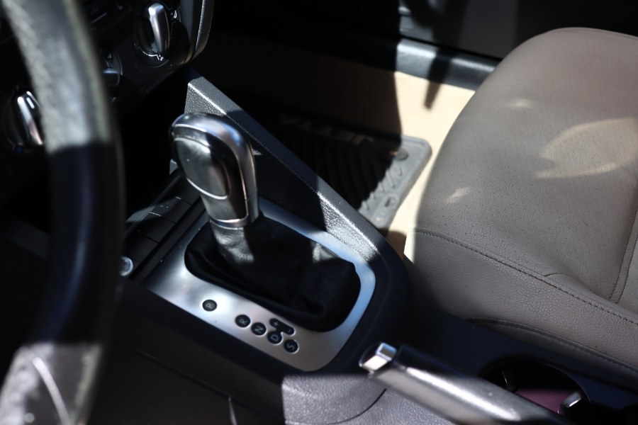2012 Volkswagen Jetta Sedan 4dr Auto SEL w/Sunroof, available for sale in Jamaica, New York | Hillside Auto Mall Inc.. Jamaica, New York 2012 Volkswagen Jetta Sedan 4dr Auto SEL w/Sunroof, available for sale in Jamaica, New York | Hillside Auto Mall Inc.. Jamaica, New York