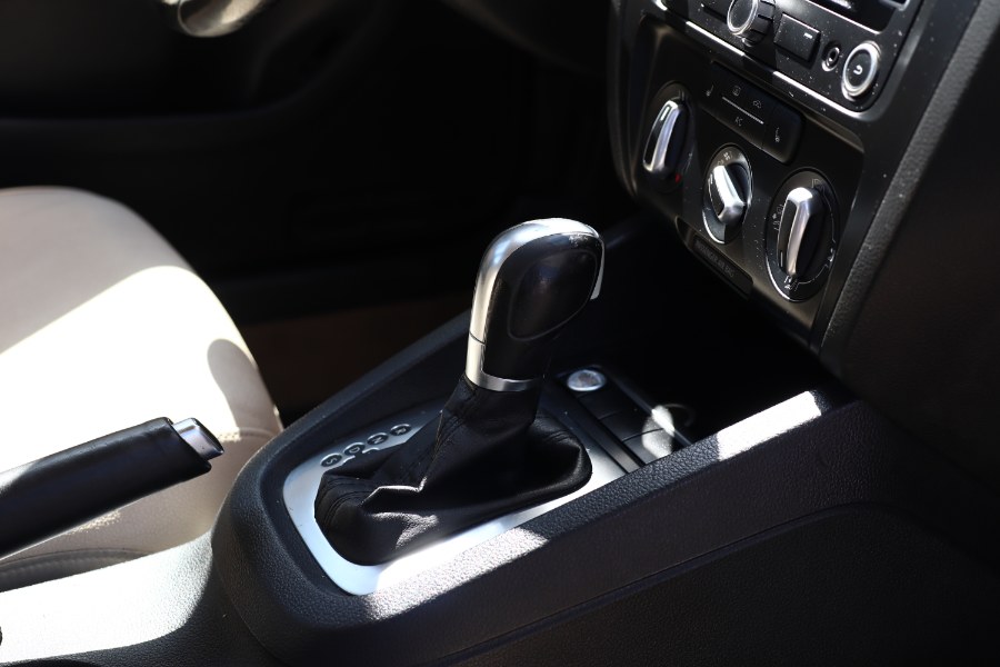 2012 Volkswagen Jetta Sedan 4dr Auto SEL w/Sunroof, available for sale in Jamaica, New York | Hillside Auto Mall Inc.. Jamaica, New York 2012 Volkswagen Jetta Sedan 4dr Auto SEL w/Sunroof, available for sale in Jamaica, New York | Hillside Auto Mall Inc.. Jamaica, New York