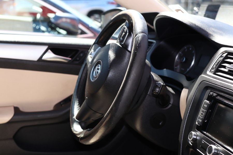2012 Volkswagen Jetta Sedan 4dr Auto SEL w/Sunroof, available for sale in Jamaica, New York | Hillside Auto Mall Inc.. Jamaica, New York 2012 Volkswagen Jetta Sedan 4dr Auto SEL w/Sunroof, available for sale in Jamaica, New York | Hillside Auto Mall Inc.. Jamaica, New York