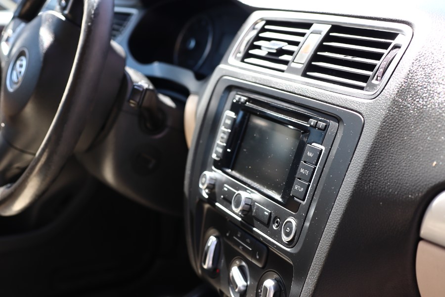 2012 Volkswagen Jetta Sedan 4dr Auto SEL w/Sunroof, available for sale in Jamaica, New York | Hillside Auto Mall Inc.. Jamaica, New York 2012 Volkswagen Jetta Sedan 4dr Auto SEL w/Sunroof, available for sale in Jamaica, New York | Hillside Auto Mall Inc.. Jamaica, New York