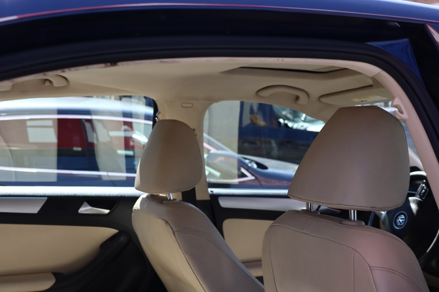 2012 Volkswagen Jetta Sedan 4dr Auto SEL w/Sunroof, available for sale in Jamaica, New York | Hillside Auto Mall Inc.. Jamaica, New York 2012 Volkswagen Jetta Sedan 4dr Auto SEL w/Sunroof, available for sale in Jamaica, New York | Hillside Auto Mall Inc.. Jamaica, New York