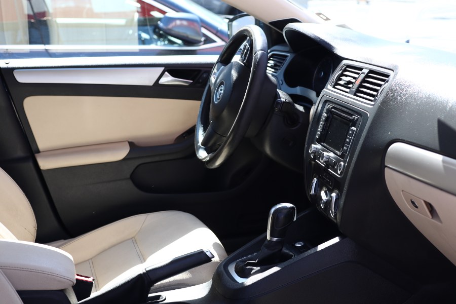 2012 Volkswagen Jetta Sedan 4dr Auto SEL w/Sunroof, available for sale in Jamaica, New York | Hillside Auto Mall Inc.. Jamaica, New York 2012 Volkswagen Jetta Sedan 4dr Auto SEL w/Sunroof, available for sale in Jamaica, New York | Hillside Auto Mall Inc.. Jamaica, New York