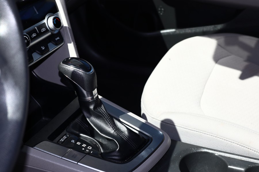 2020 Hyundai Elantra SEL IVT SULEV, available for sale in Jamaica, New York | Hillside Auto Mall Inc.. Jamaica, New York 2020 Hyundai Elantra SEL IVT SULEV, available for sale in Jamaica, New York | Hillside Auto Mall Inc.. Jamaica, New York