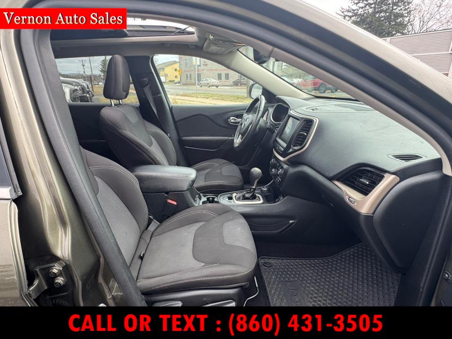 2015 Jeep Cherokee 4WD 4dr Latitude, available for sale in Manchester, Connecticut | Vernon Auto Sale & Service. Manchester, Connecticut 2015 Jeep Cherokee 4WD 4dr Latitude, available for sale in Manchester, Connecticut | Vernon Auto Sale & Service. Manchester, Connecticut