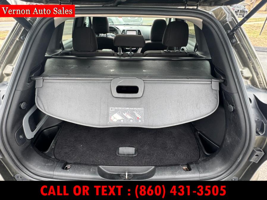 2015 Jeep Cherokee 4WD 4dr Latitude, available for sale in Manchester, Connecticut | Vernon Auto Sale & Service. Manchester, Connecticut 2015 Jeep Cherokee 4WD 4dr Latitude, available for sale in Manchester, Connecticut | Vernon Auto Sale & Service. Manchester, Connecticut