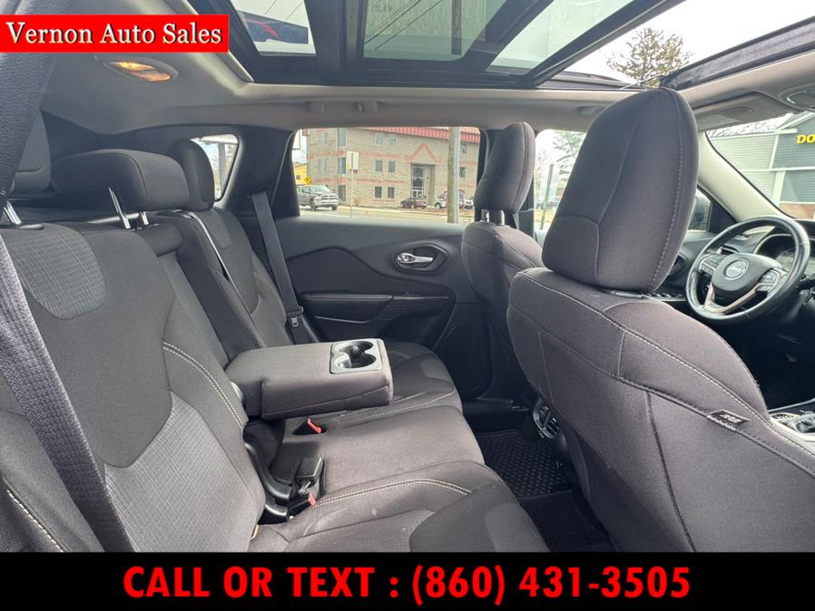 2015 Jeep Cherokee 4WD 4dr Latitude, available for sale in Manchester, Connecticut | Vernon Auto Sale & Service. Manchester, Connecticut 2015 Jeep Cherokee 4WD 4dr Latitude, available for sale in Manchester, Connecticut | Vernon Auto Sale & Service. Manchester, Connecticut