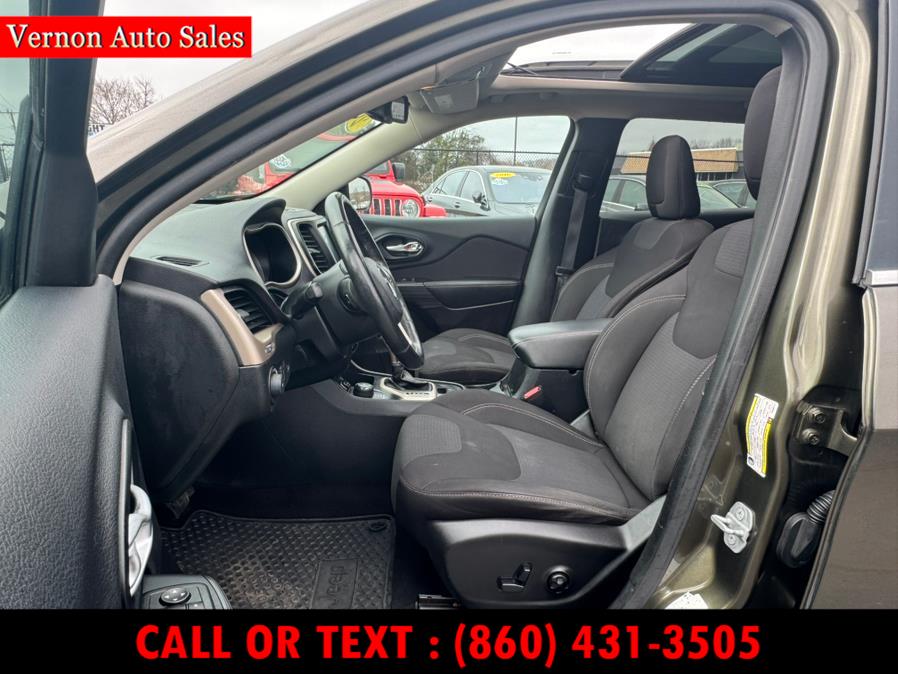 2015 Jeep Cherokee 4WD 4dr Latitude, available for sale in Manchester, Connecticut | Vernon Auto Sale & Service. Manchester, Connecticut 2015 Jeep Cherokee 4WD 4dr Latitude, available for sale in Manchester, Connecticut | Vernon Auto Sale & Service. Manchester, Connecticut