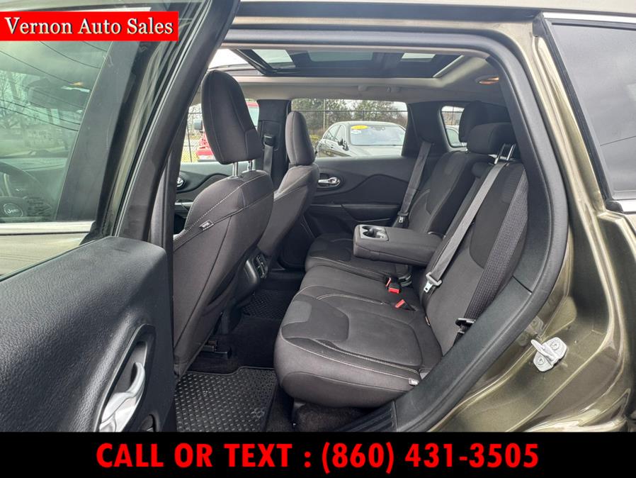 2015 Jeep Cherokee 4WD 4dr Latitude, available for sale in Manchester, Connecticut | Vernon Auto Sale & Service. Manchester, Connecticut 2015 Jeep Cherokee 4WD 4dr Latitude, available for sale in Manchester, Connecticut | Vernon Auto Sale & Service. Manchester, Connecticut