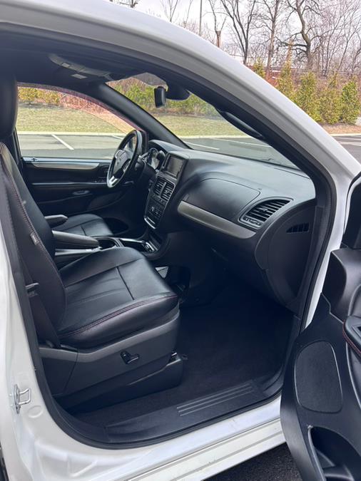 2018 Dodge Grand Caravan GT Wagon, available for sale in Garfield, New Jersey | Mikes Auto Sales LLC. Garfield, New Jersey 2018 Dodge Grand Caravan GT Wagon, available for sale in Garfield, New Jersey | Mikes Auto Sales LLC. Garfield, New Jersey