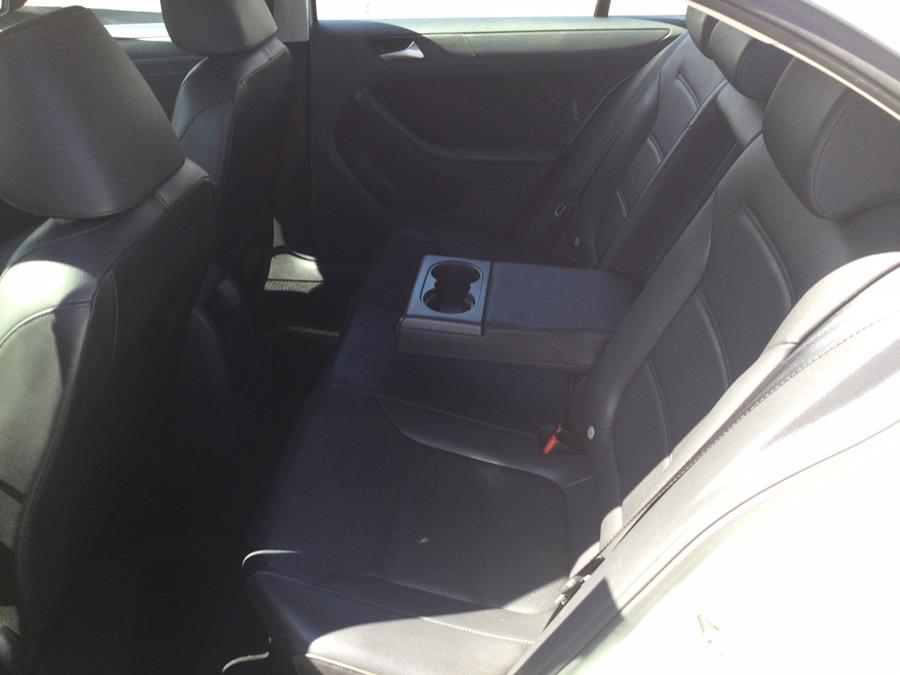 2014 Volkswagen Jetta Sedan 4dr Auto SE w/Connectivity PZEV, available for sale in Plantsville, Connecticut | L&S Automotive LLC. Plantsville, Connecticut 2014 Volkswagen Jetta Sedan 4dr Auto SE w/Connectivity PZEV, available for sale in Plantsville, Connecticut | L&S Automotive LLC. Plantsville, Connecticut