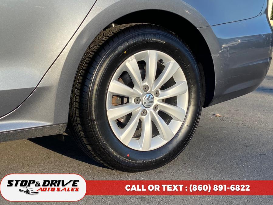 2013 Volkswagen Passat 4dr Sdn 2.5L Auto S PZEV, available for sale in East Windsor, Connecticut | Stop & Drive Auto Sales. East Windsor, Connecticut 2013 Volkswagen Passat 4dr Sdn 2.5L Auto S PZEV, available for sale in East Windsor, Connecticut | Stop & Drive Auto Sales. East Windsor, Connecticut