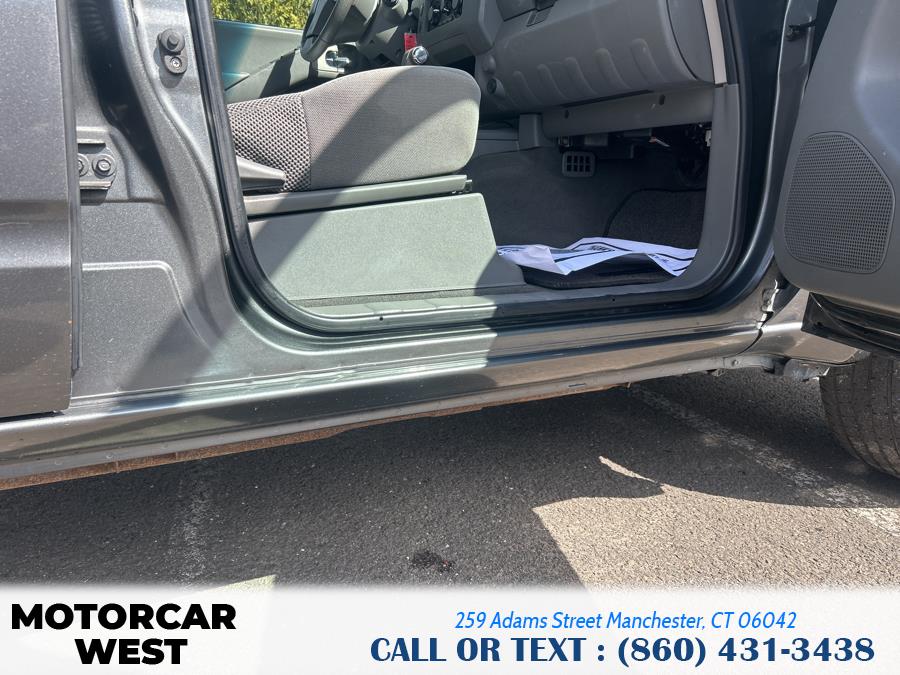 2008 Nissan Frontier 2WD Crew Cab SWB Auto SE, available for sale in Manchester, Connecticut | Motorcar West. Manchester, Connecticut 2008 Nissan Frontier 2WD Crew Cab SWB Auto SE, available for sale in Manchester, Connecticut | Motorcar West. Manchester, Connecticut