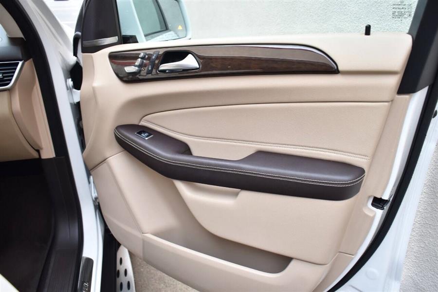 2019 Mercedes-benz Gle GLE 400 4MATIC AWD 4dr SUV, available for sale in Great Neck, New York | Camy Cars. Great Neck, New York 2019 Mercedes-benz Gle GLE 400 4MATIC AWD 4dr SUV, available for sale in Great Neck, New York | Camy Cars. Great Neck, New York