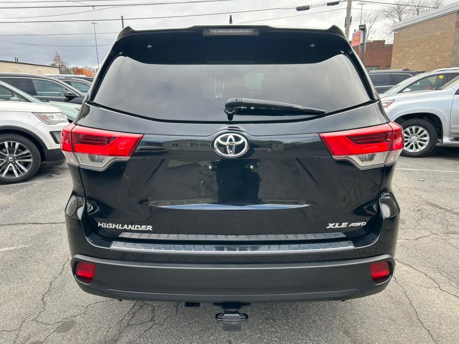 2018 Toyota Highlander XLE V6 AWD (Natl), available for sale in West Springfield, Massachusetts | Union Street Auto Sales. West Springfield, Massachusetts 2018 Toyota Highlander XLE V6 AWD (Natl), available for sale in West Springfield, Massachusetts | Union Street Auto Sales. West Springfield, Massachusetts