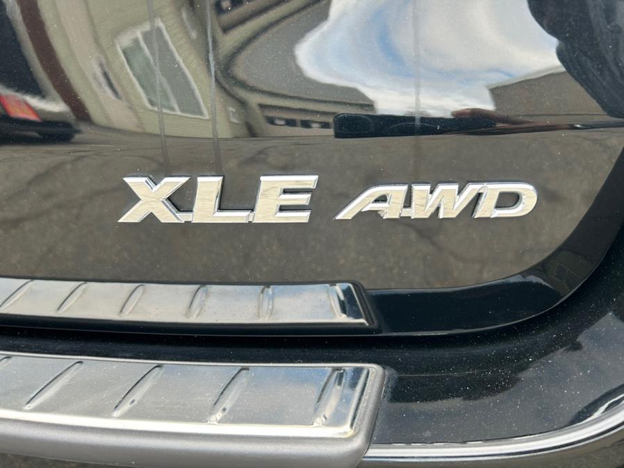 2018 Toyota Highlander XLE V6 AWD (Natl), available for sale in West Springfield, Massachusetts | Union Street Auto Sales. West Springfield, Massachusetts 2018 Toyota Highlander XLE V6 AWD (Natl), available for sale in West Springfield, Massachusetts | Union Street Auto Sales. West Springfield, Massachusetts