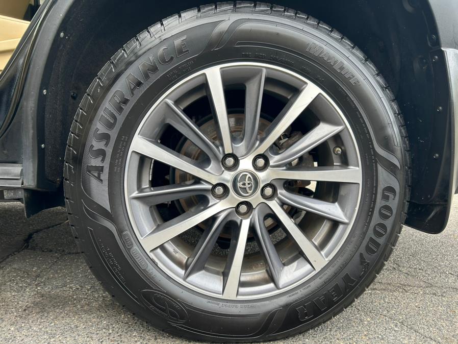 2018 Toyota Highlander XLE V6 AWD (Natl), available for sale in West Springfield, Massachusetts | Union Street Auto Sales. West Springfield, Massachusetts 2018 Toyota Highlander XLE V6 AWD (Natl), available for sale in West Springfield, Massachusetts | Union Street Auto Sales. West Springfield, Massachusetts