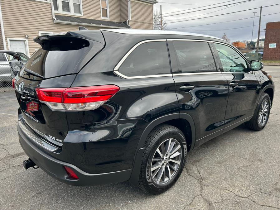 2018 Toyota Highlander XLE V6 AWD (Natl), available for sale in West Springfield, Massachusetts | Union Street Auto Sales. West Springfield, Massachusetts 2018 Toyota Highlander XLE V6 AWD (Natl), available for sale in West Springfield, Massachusetts | Union Street Auto Sales. West Springfield, Massachusetts