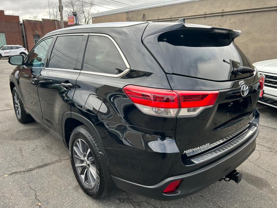 2018 Toyota Highlander XLE V6 AWD (Natl), available for sale in West Springfield, Massachusetts | Union Street Auto Sales. West Springfield, Massachusetts 2018 Toyota Highlander XLE V6 AWD (Natl), available for sale in West Springfield, Massachusetts | Union Street Auto Sales. West Springfield, Massachusetts