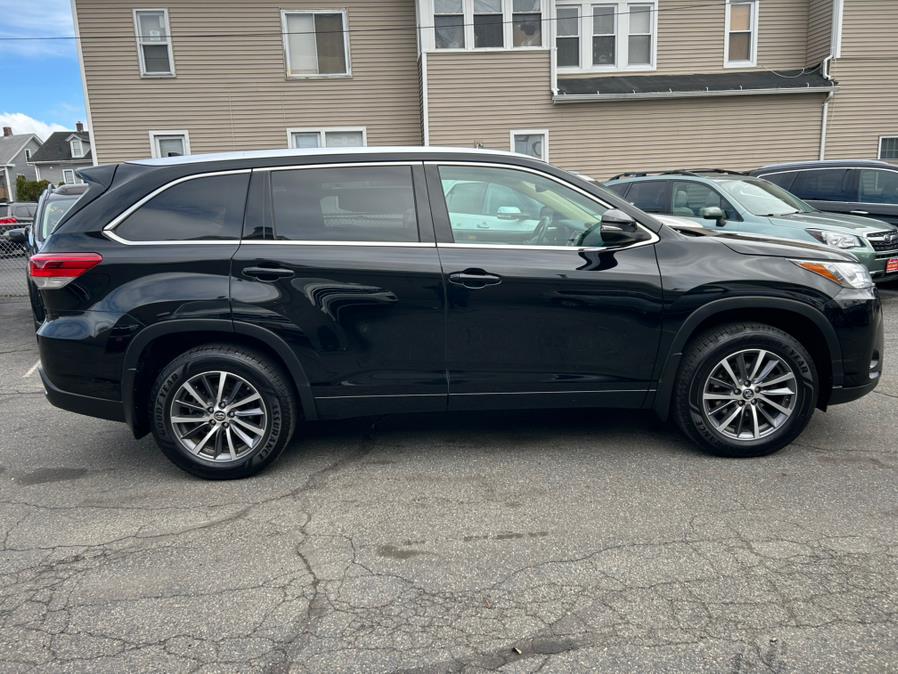 2018 Toyota Highlander XLE V6 AWD (Natl), available for sale in West Springfield, Massachusetts | Union Street Auto Sales. West Springfield, Massachusetts 2018 Toyota Highlander XLE V6 AWD (Natl), available for sale in West Springfield, Massachusetts | Union Street Auto Sales. West Springfield, Massachusetts