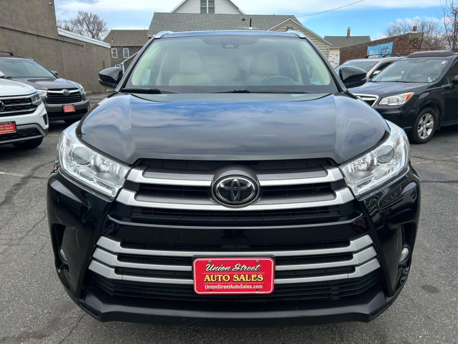 2018 Toyota Highlander XLE V6 AWD (Natl), available for sale in West Springfield, Massachusetts | Union Street Auto Sales. West Springfield, Massachusetts 2018 Toyota Highlander XLE V6 AWD (Natl), available for sale in West Springfield, Massachusetts | Union Street Auto Sales. West Springfield, Massachusetts