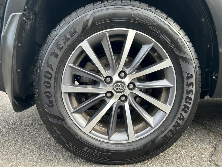 2018 Toyota Highlander XLE V6 AWD (Natl), available for sale in West Springfield, Massachusetts | Union Street Auto Sales. West Springfield, Massachusetts 2018 Toyota Highlander XLE V6 AWD (Natl), available for sale in West Springfield, Massachusetts | Union Street Auto Sales. West Springfield, Massachusetts