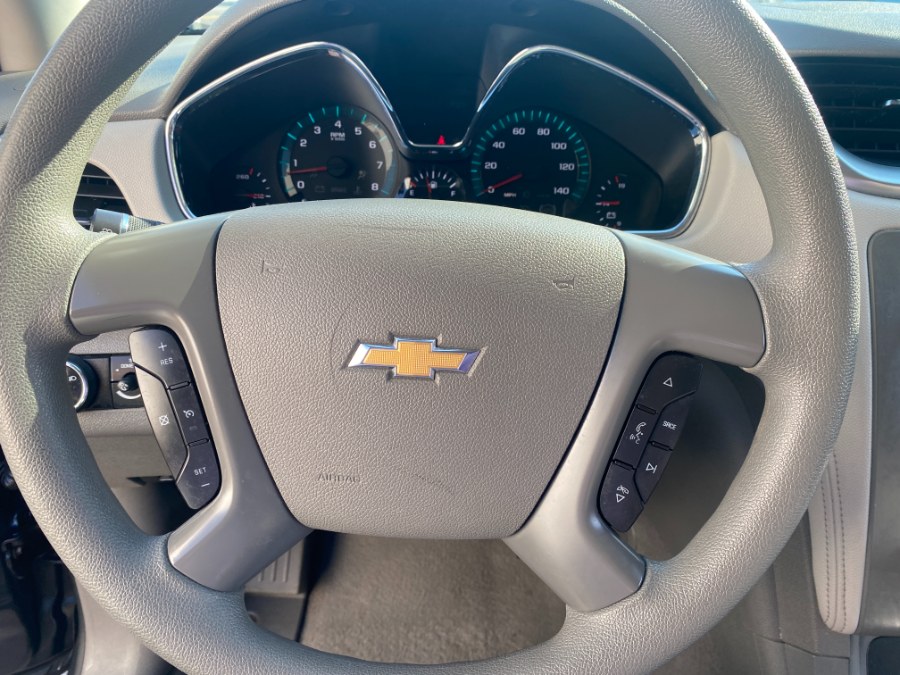 2014 Chevrolet Traverse FWD 4dr LS, available for sale in Middle Village, New York | Middle Village Motors . Middle Village, New York 2014 Chevrolet Traverse FWD 4dr LS, available for sale in Middle Village, New York | Middle Village Motors . Middle Village, New York
