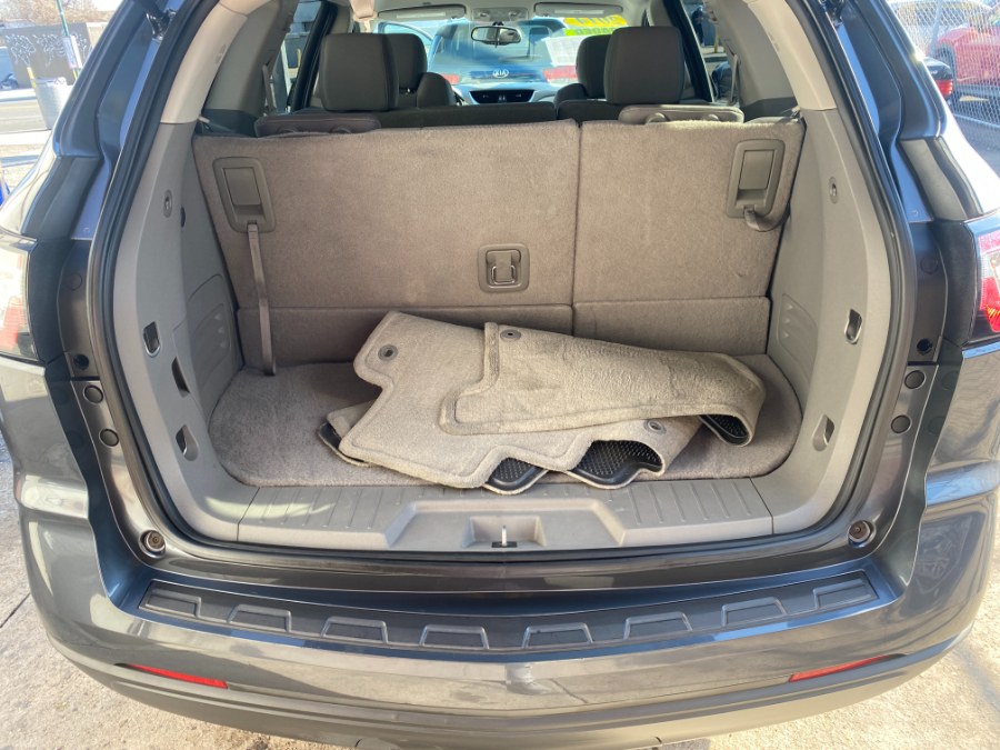 2014 Chevrolet Traverse FWD 4dr LS, available for sale in Middle Village, New York | Middle Village Motors . Middle Village, New York 2014 Chevrolet Traverse FWD 4dr LS, available for sale in Middle Village, New York | Middle Village Motors . Middle Village, New York