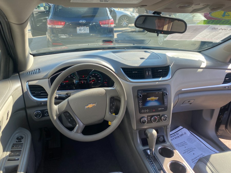 2014 Chevrolet Traverse FWD 4dr LS, available for sale in Middle Village, New York | Middle Village Motors . Middle Village, New York 2014 Chevrolet Traverse FWD 4dr LS, available for sale in Middle Village, New York | Middle Village Motors . Middle Village, New York