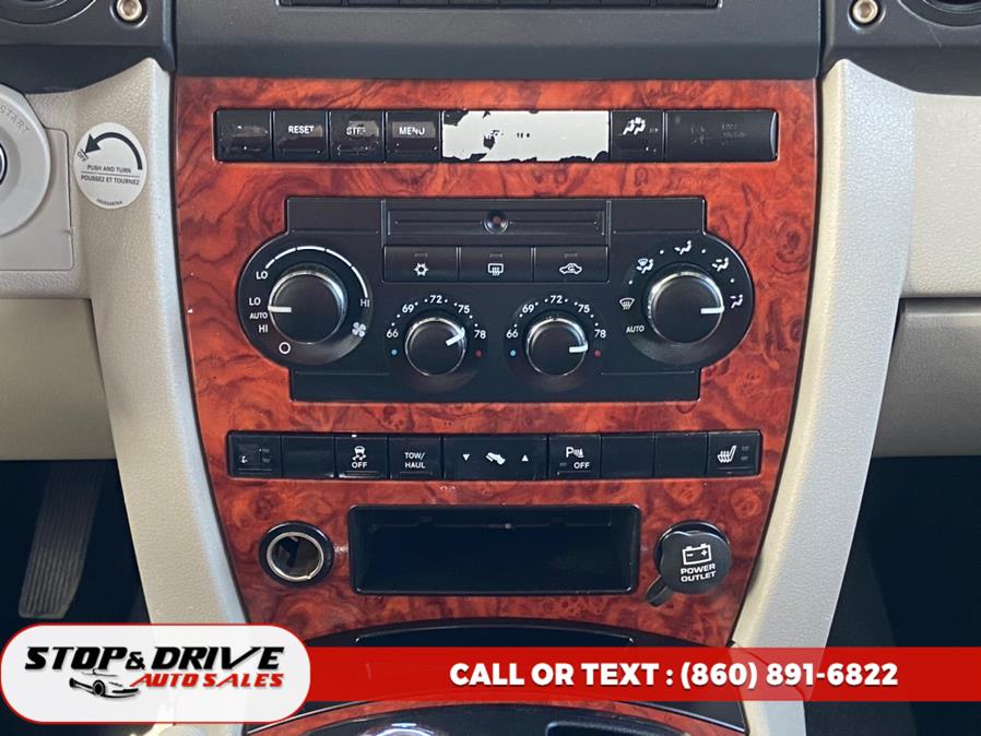 2006 Jeep Commander 4dr Limited 4WD, available for sale in East Windsor, Connecticut | Stop & Drive Auto Sales. East Windsor, Connecticut 2006 Jeep Commander 4dr Limited 4WD, available for sale in East Windsor, Connecticut | Stop & Drive Auto Sales. East Windsor, Connecticut