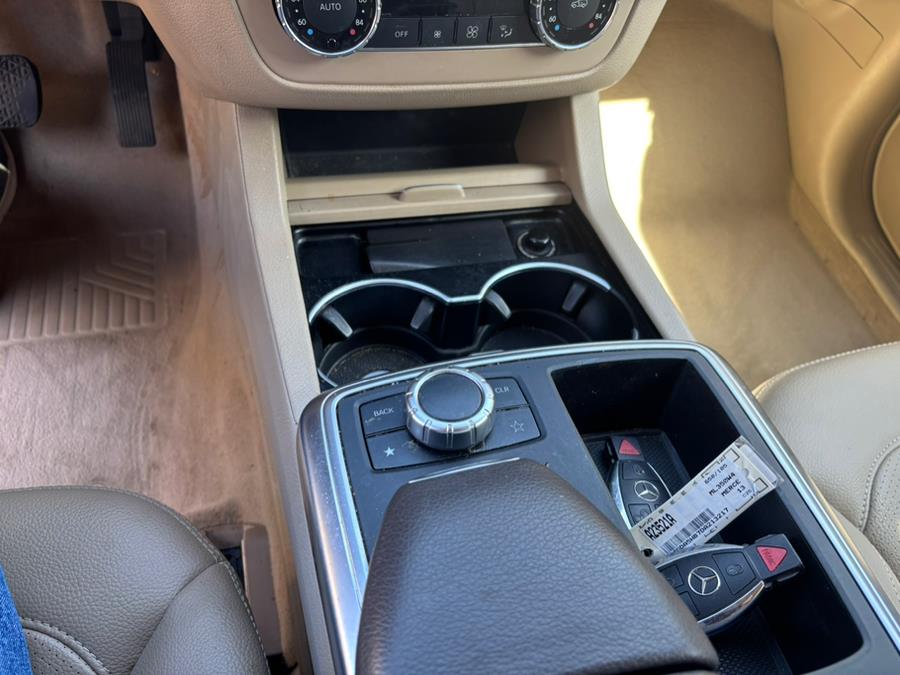 2013 Mercedes-Benz M-Class 4MATIC 4dr ML350, available for sale in Somers, Connecticut | Four Town Motors LLC. Somers, Connecticut 2013 Mercedes-Benz M-Class 4MATIC 4dr ML350, available for sale in Somers, Connecticut | Four Town Motors LLC. Somers, Connecticut
