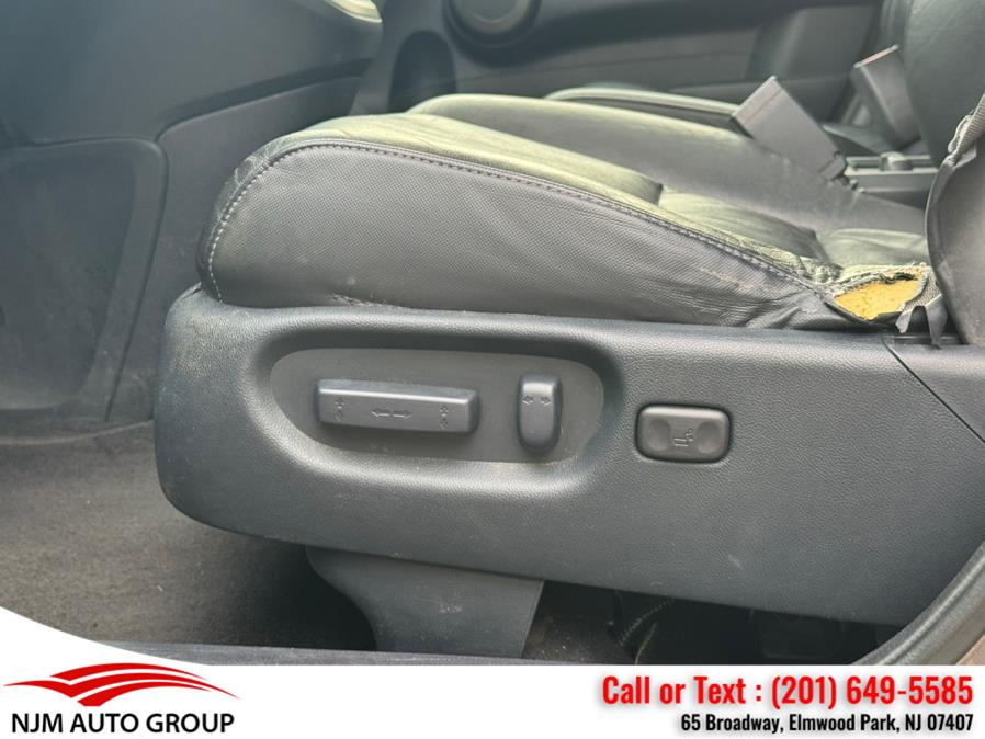 2011 Honda CR-V 4WD 5dr EX-L w/Navi, available for sale in Elmwood Park, New Jersey | NJM Auto Group. Elmwood Park, New Jersey 2011 Honda CR-V 4WD 5dr EX-L w/Navi, available for sale in Elmwood Park, New Jersey | NJM Auto Group. Elmwood Park, New Jersey